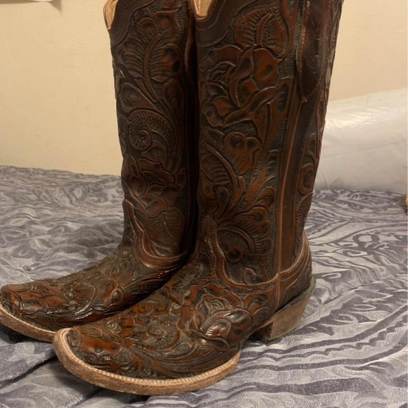 Clothes - Picture 5 of 11